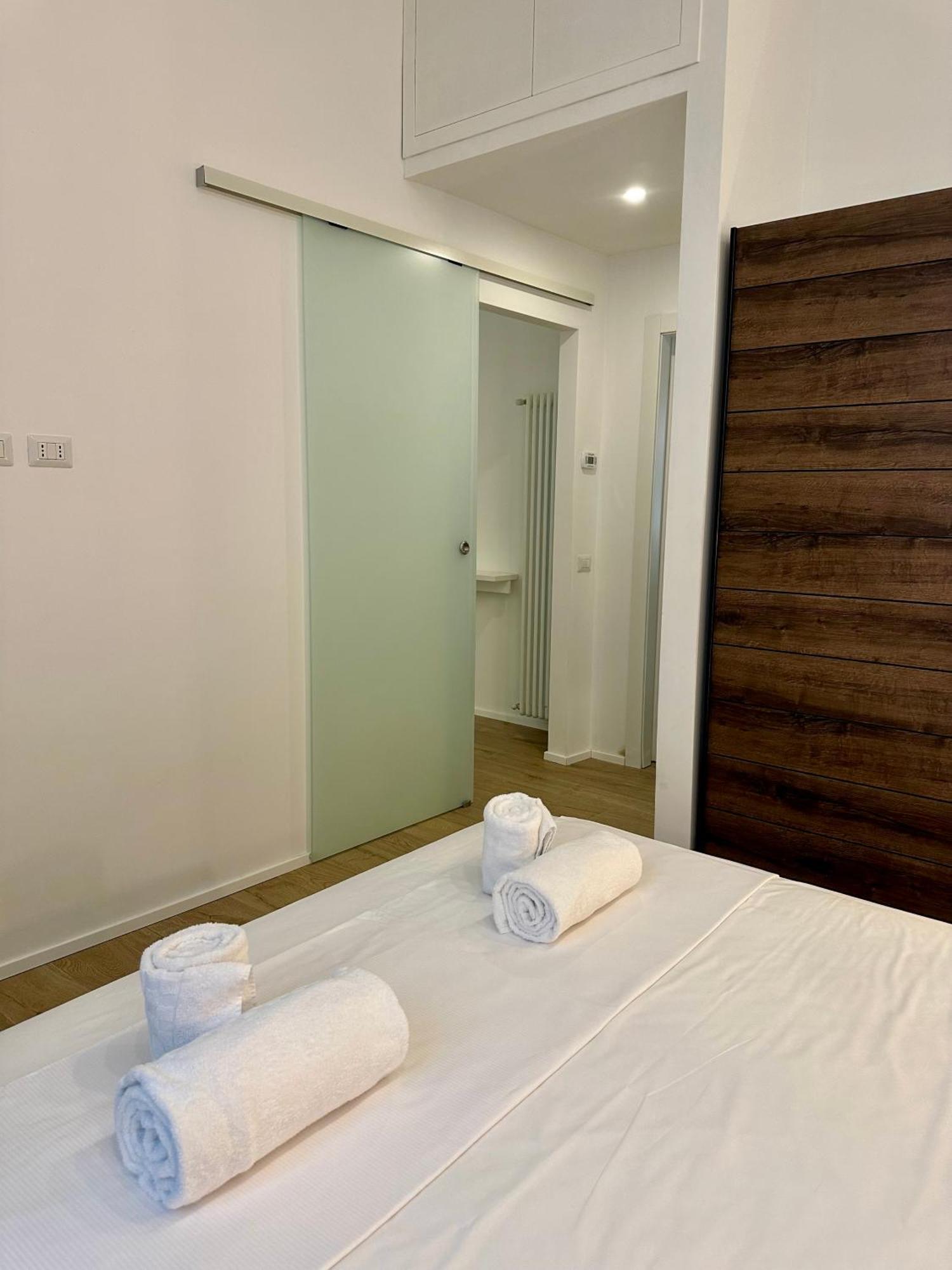 Lr Deluxe Apartments - Porta Venezia - Bilocale Con Giardino Privato Milan Exterior photo